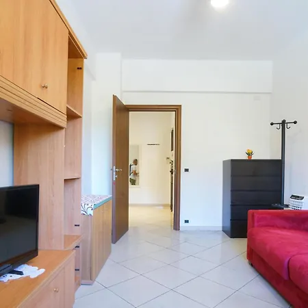 1 Bedroom Beautiful In Genova * Bolzaneto